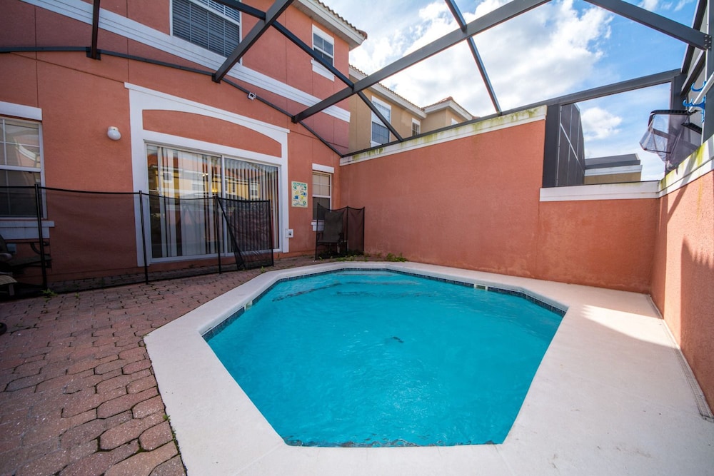 Bella Vida Resort by Home 2U