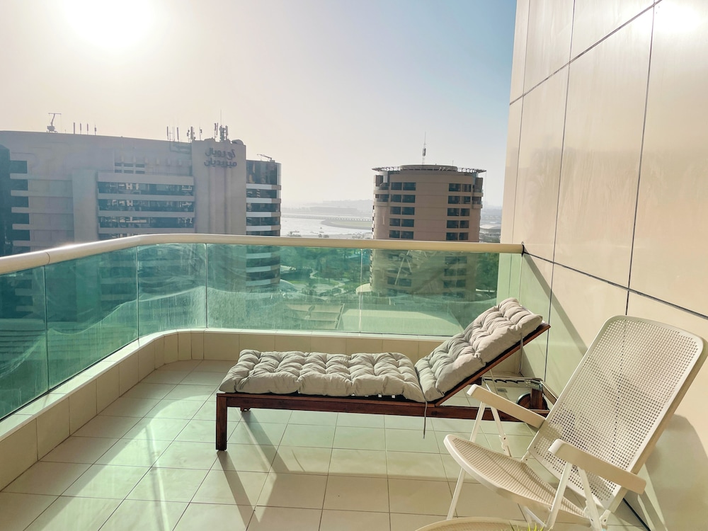 HAPPY SEASON I Royal Oceanic apartment