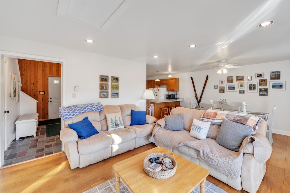 Uncas 16n - Spacious & Scenic Townhome 2 Bedroom Townhouse by The Summit at Gore Mountain