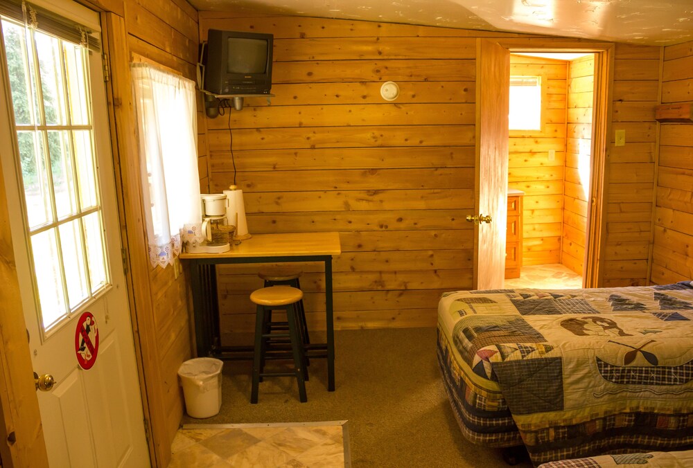 Midnight Sun Log Cabins
