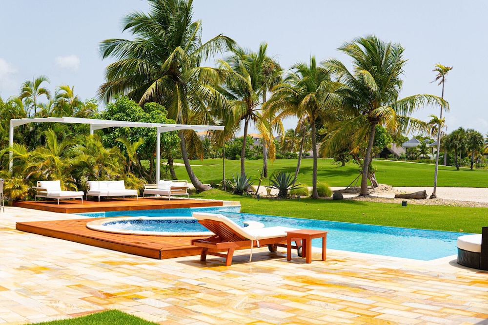 5BR 16 Guests Private Pool Garden View