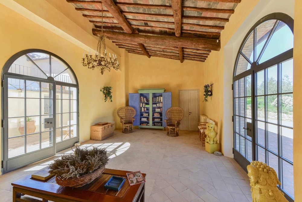New Historic Tuscany Country House Retreat in a Vineyard Near Siena Villa Chiantissimo