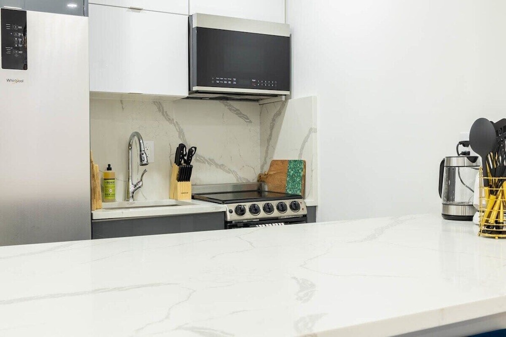 1597 New York Apt