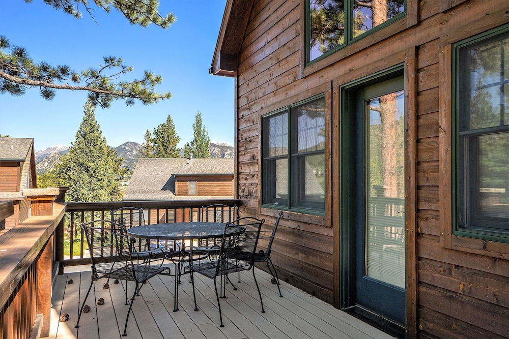 Solitude Bobcat 7 - Estes Park 2 Bedroom Condo by RedAwning - Property Image 35