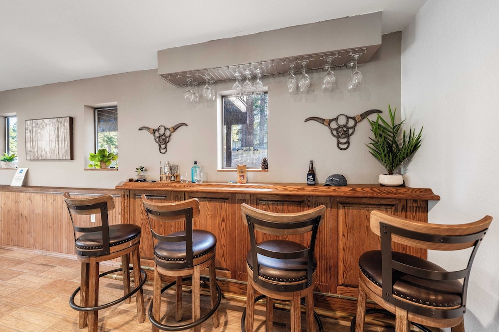 Geraldine Drive by Avantstay Hot Tub, Views, Walk to Trails + Game Room