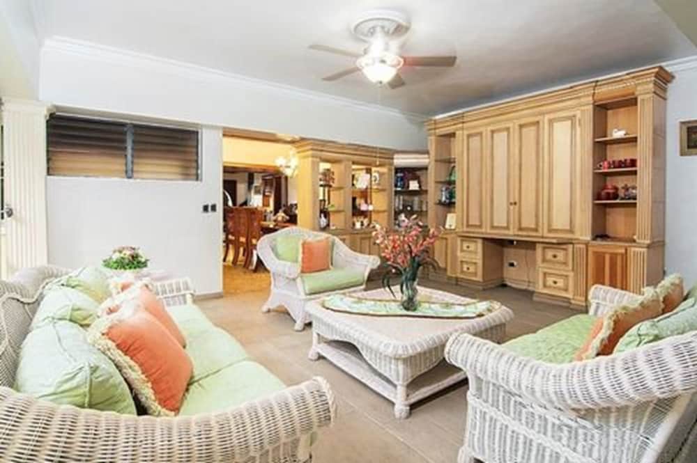 Cozy and Charming 2BDR Suite view 5