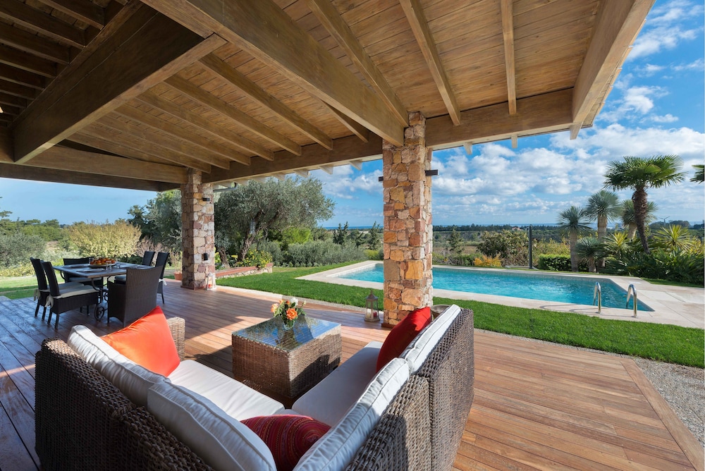 Blue & Green Villa