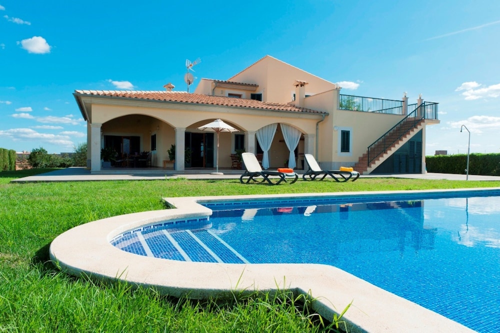 Villa in Sa Pobla With Private Pool & Beaches