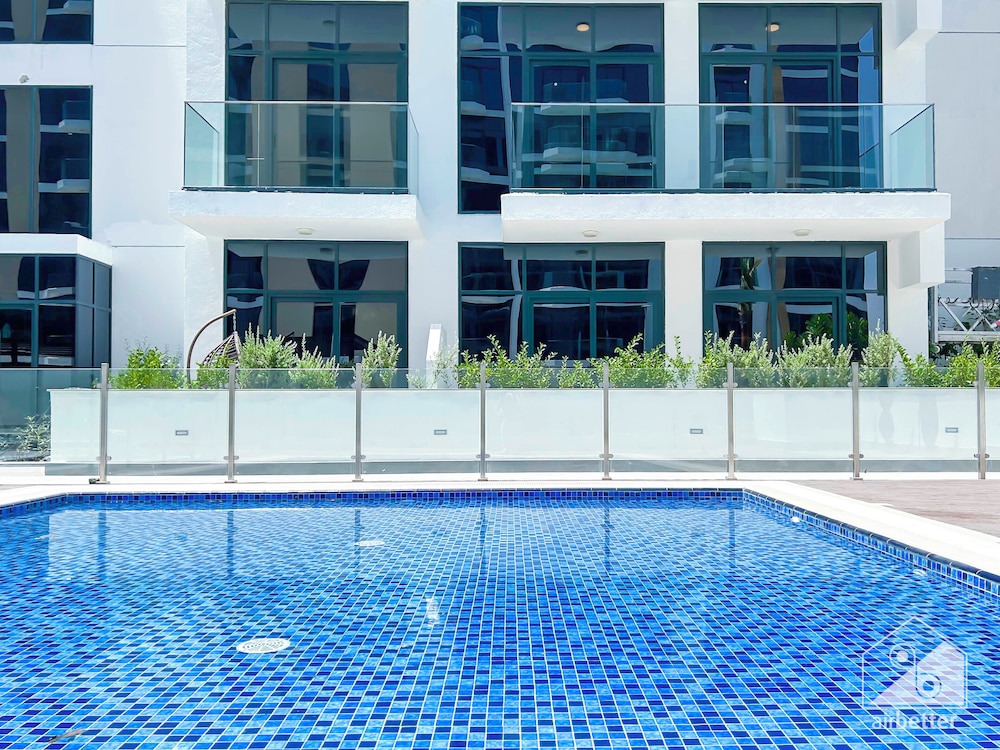 Elegant Studio With Balcony on the Riviera Dubai