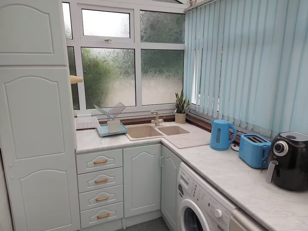 Spacious 4 Bedroom House in Limerick