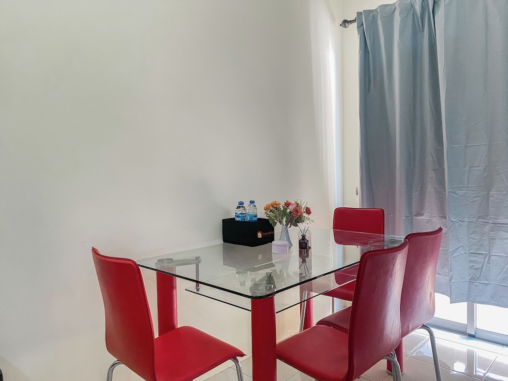 Homey And Modern 2Br At Marina Ancol Apartment