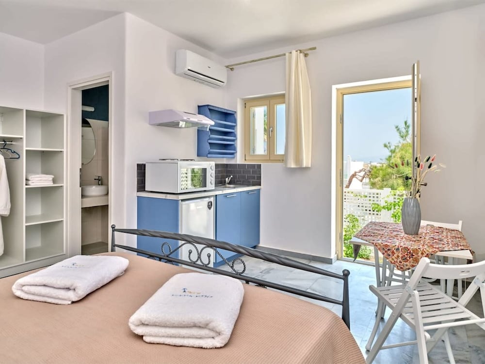 Villa Maria - Naoussa Squares Blue Gold Suite