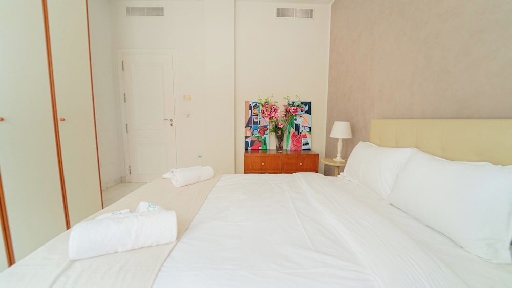 Infinity View Spacious 3 bd With Lake View