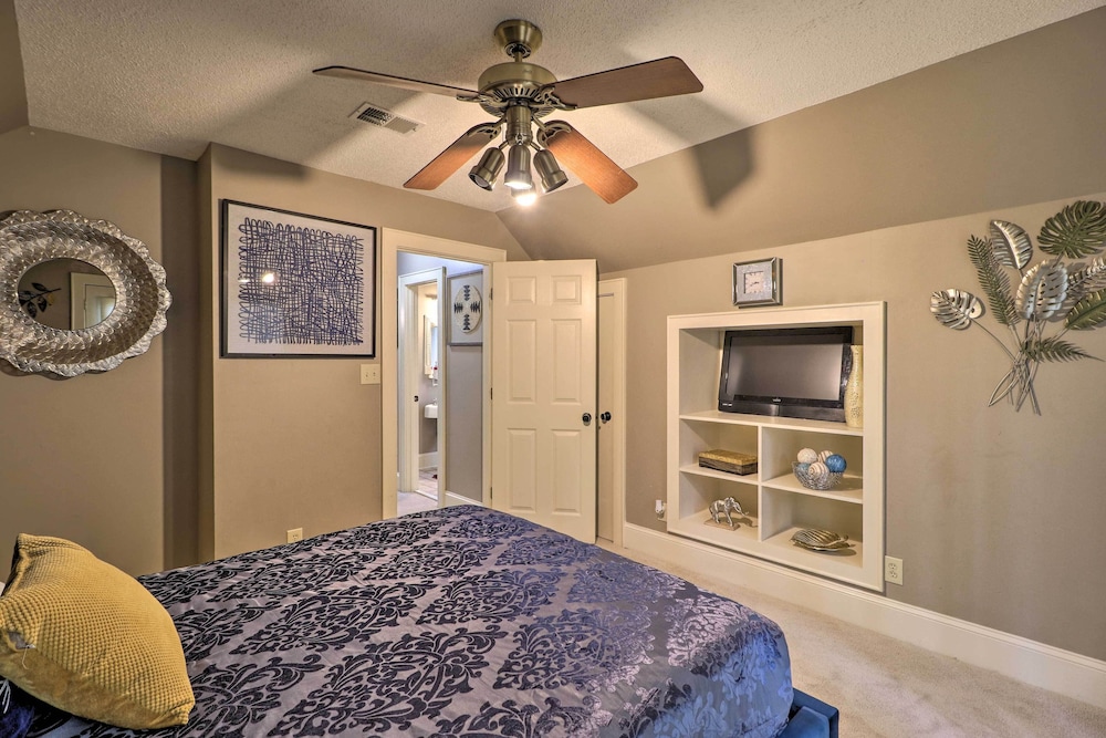Cozy Conyers Cabin w/ Fireplace & Pool Table! view 5