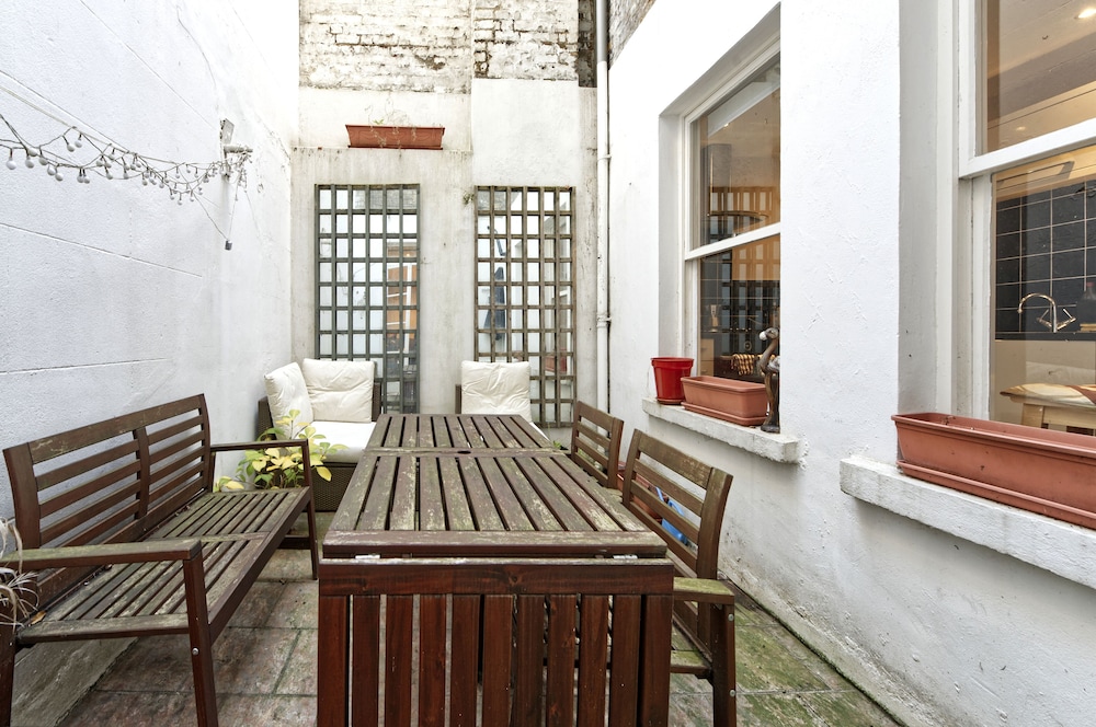 outdoor bbq area