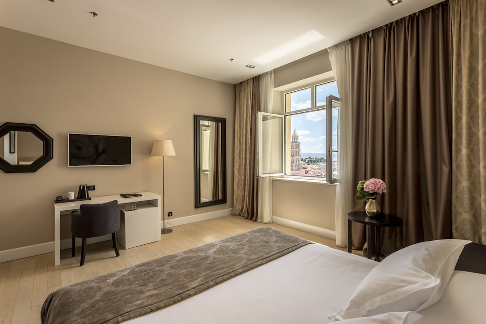 Cornaro Hotel 24