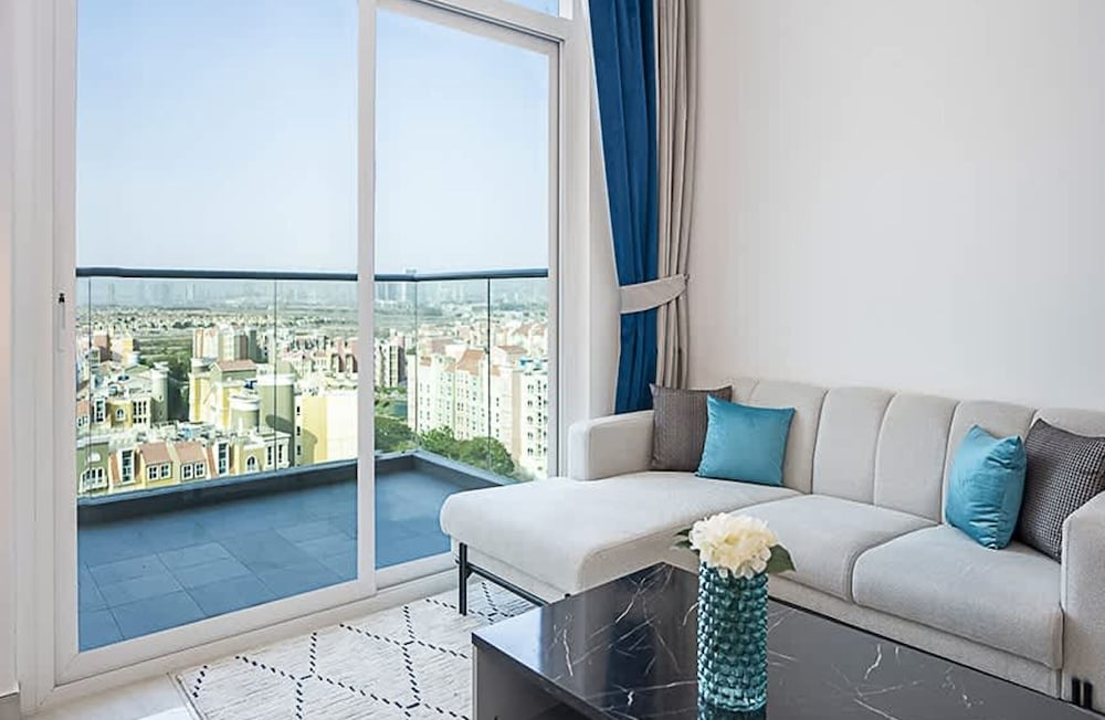 Homesgetaway -spacious 1BR Apt in Pearlz by Danube