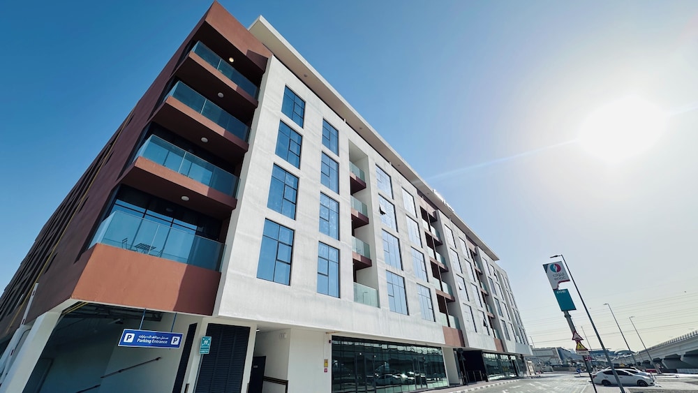 Luxurious apartments at JLT by Checkmy
