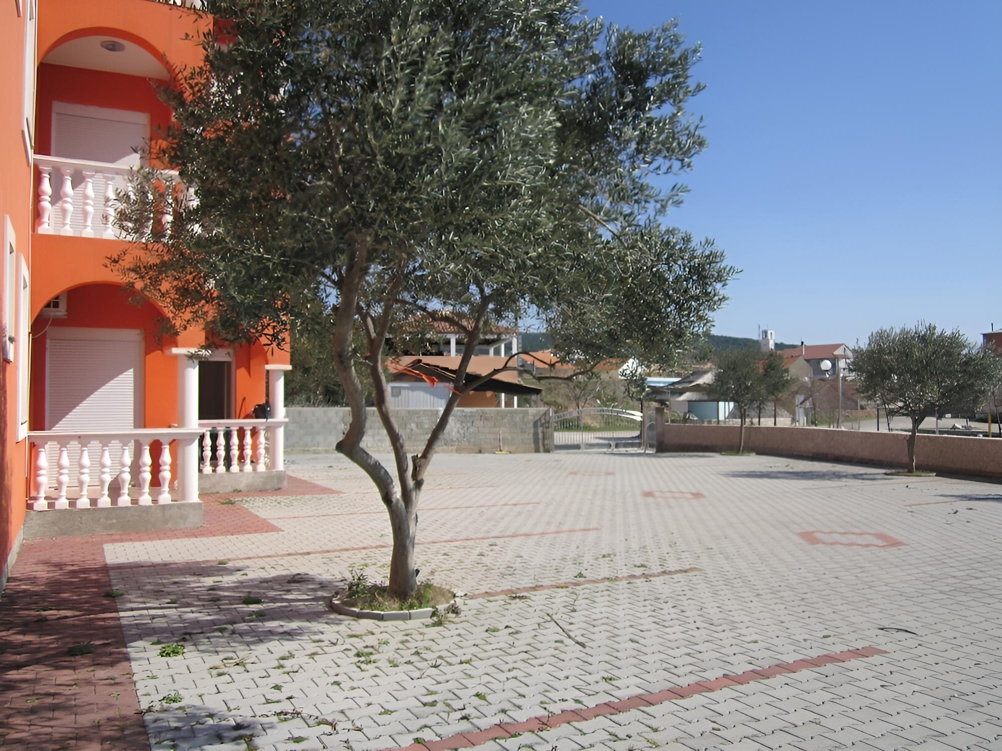 Photo 16