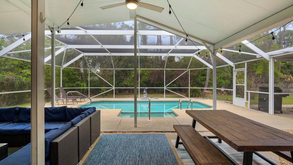 Spacious Retreat w/ Private Pool, Spa, Fireplace + Attraction Tickets!