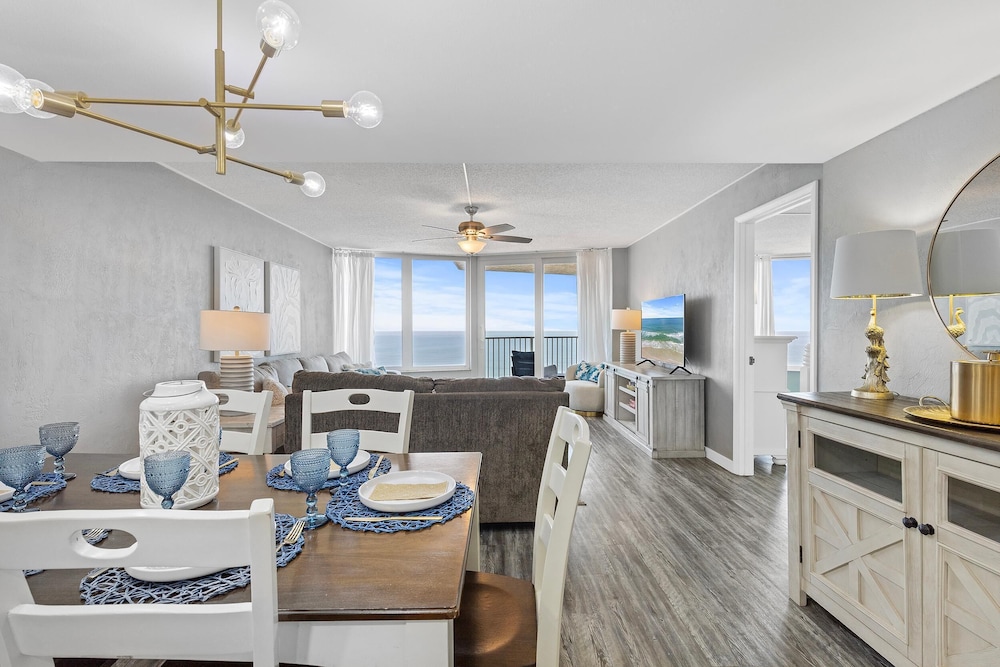 The Shores Club 1105