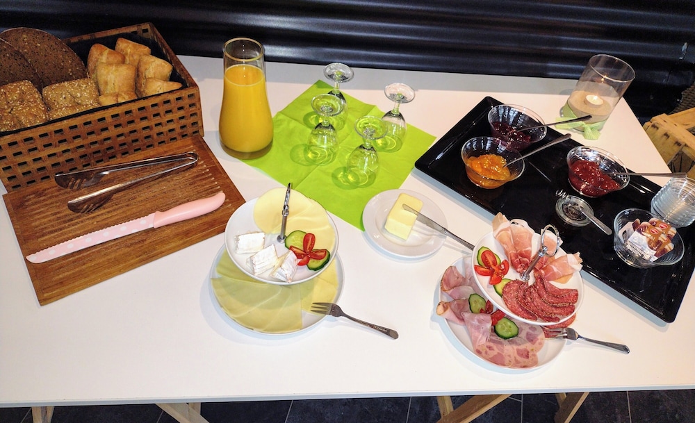Casa Meynum - Pension & Cafe