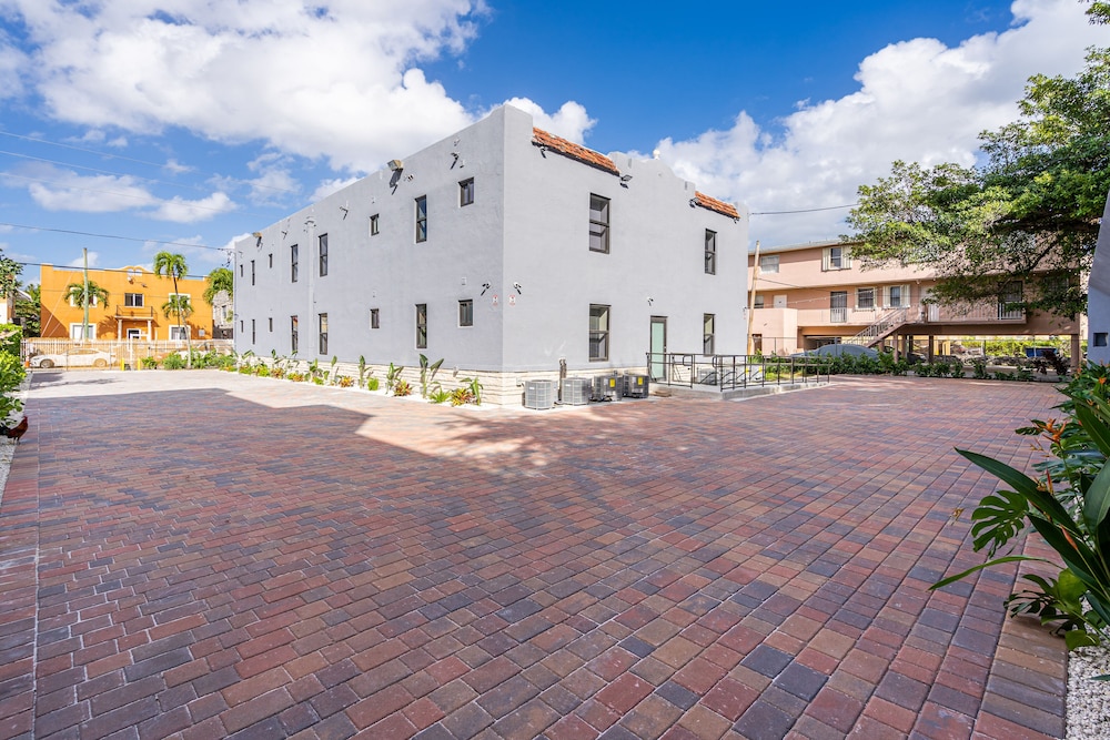 Apartment in Miami Oasis Family