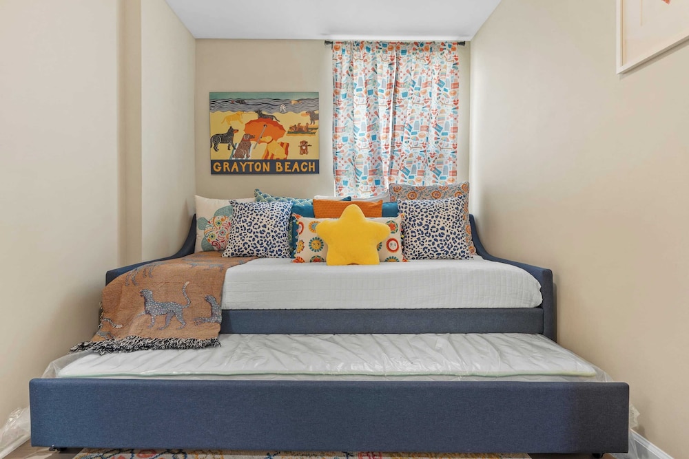As You Like It by Avantstay Steps to Beach, Bikes, Sleeps 18!