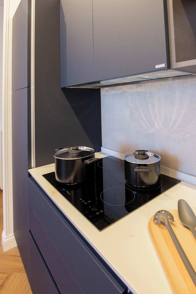 Colosseum Holidays - Luxury 3 Bedroom Apartment
