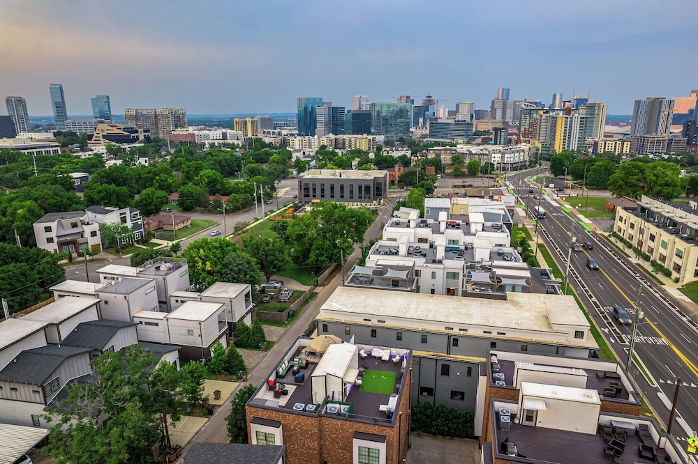 Melodic Skyline - Rooftop Views - 12th S District
