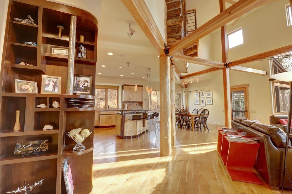 11 Stormwatch Circle 4br 3.5ba 4 Bedroom Home