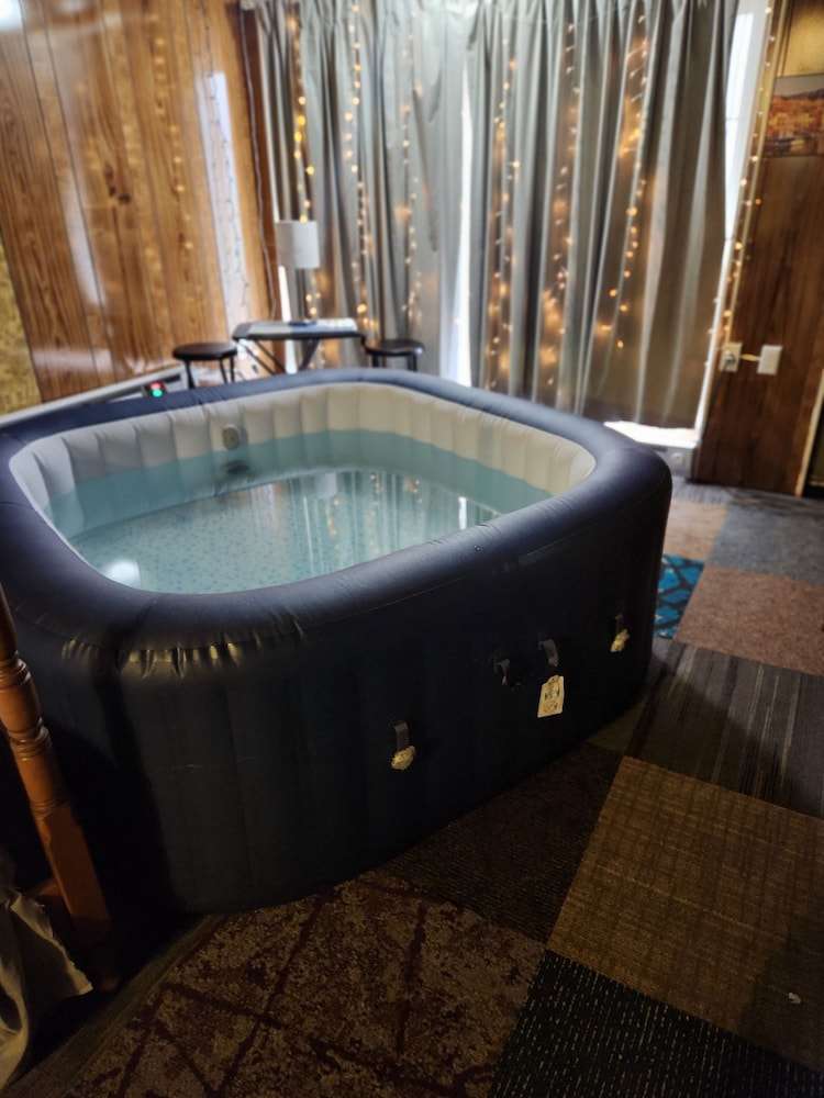 Pocono Mountains Hotel and Spa view 5