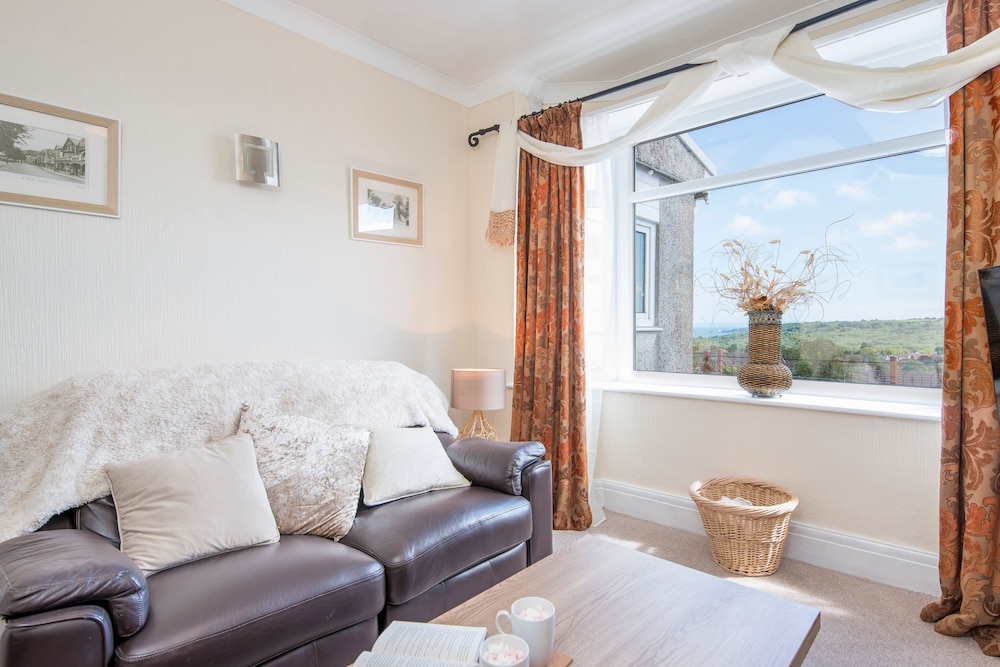 2Bd House With Stunning Views Of The Sea And Gower