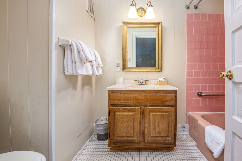 Wayside Inn