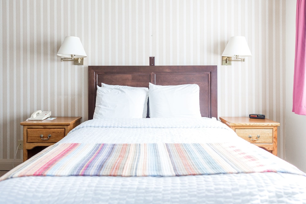 Coachman Inn & Suites