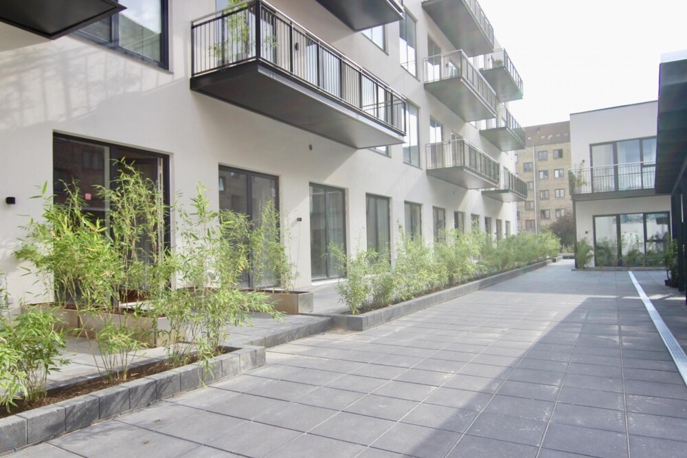 Cool Studio Apartment w Private Terrace - 219