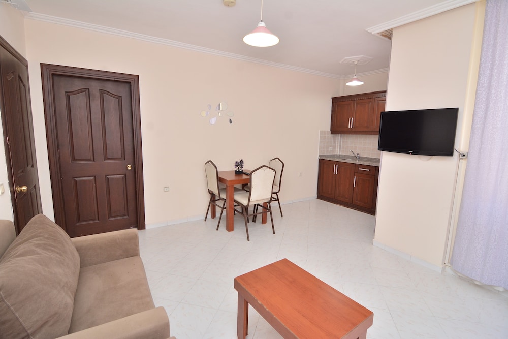 Rose Garden Apart Hotel - Image 59