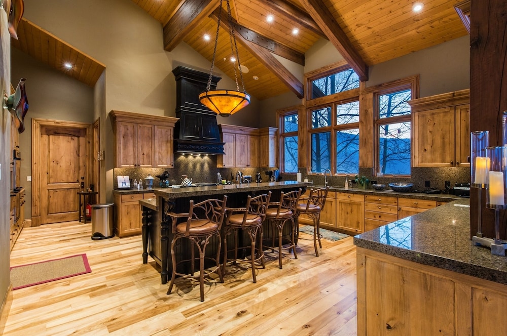 Majestic Ski in Ski Out Estate