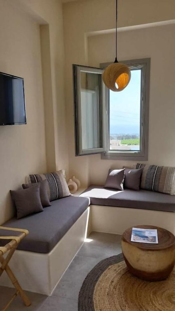 MAEVA Santorini Suites
