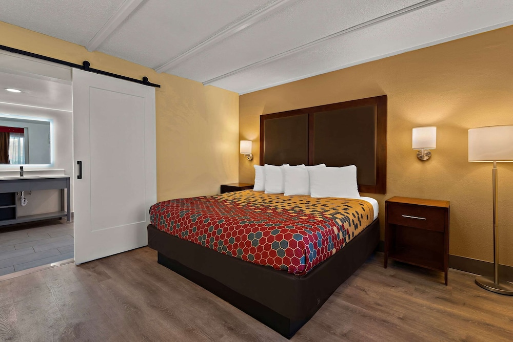 Flagstaff Vacations - Econo Lodge Flagstaff Route 66 - Property Image 42