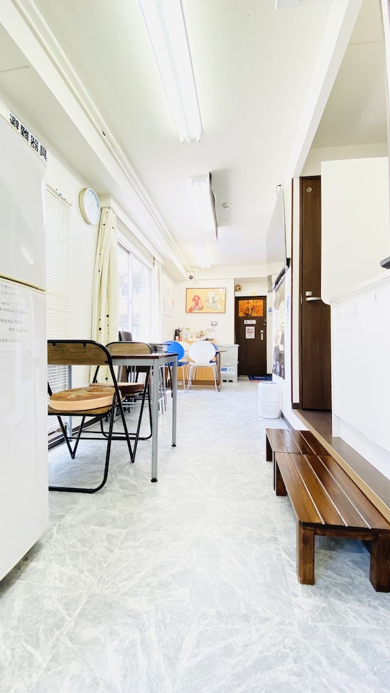 GUEST HOUSE B's Five II - Hostel