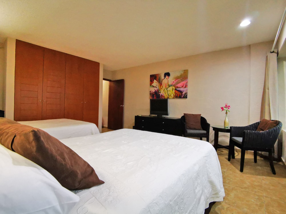Brisas Beachfront Studios In Hotel Zone