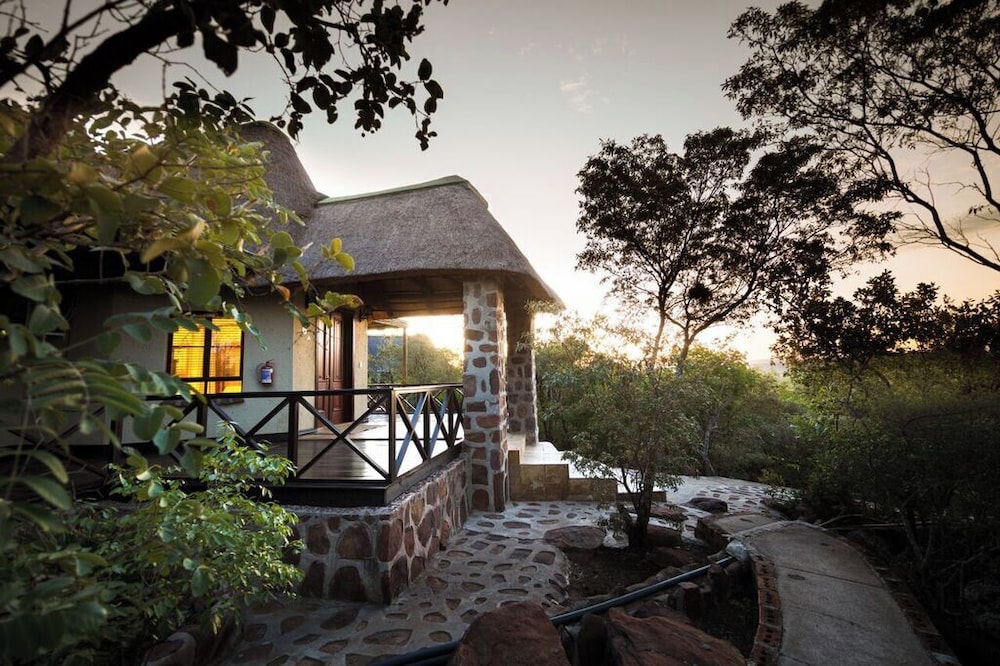 Mmakuba Private Game Lodge