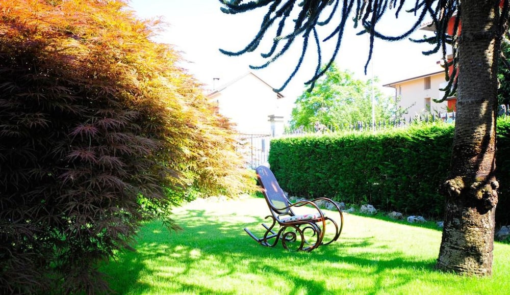 Villa Marisa bed breakfast and books