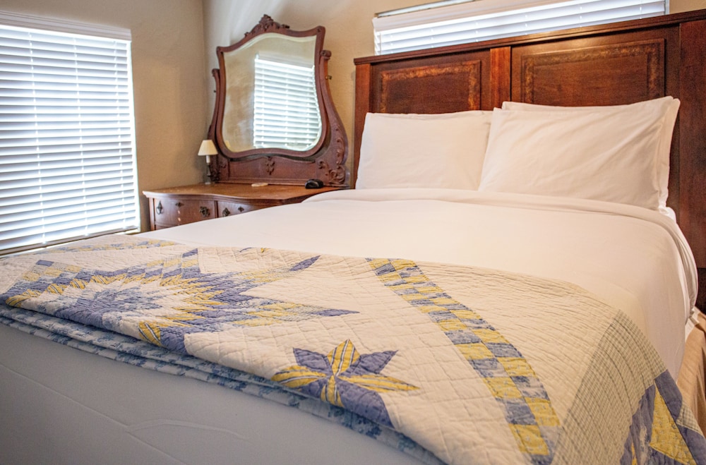 Hill Country Retreat 2 Bedroom 2 Bath