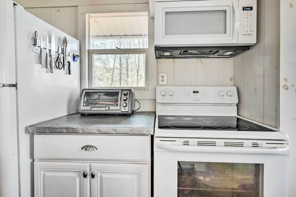 Unplugged Mountain Retreat With Porch Swings! - Property Image 17