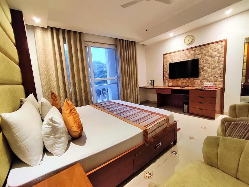 The Angel Hotel And Suites