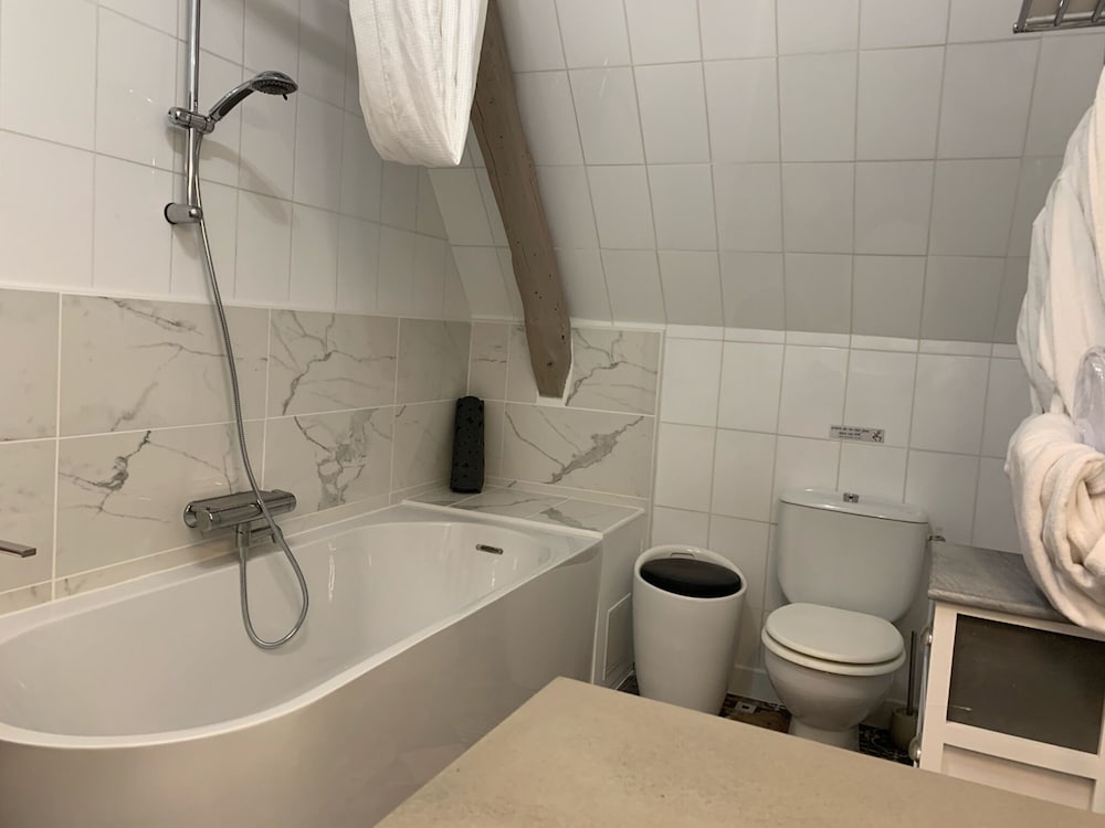 Le Noyer Residence - Property Image 25