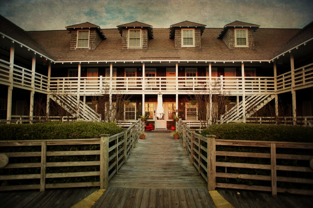 The First Colony Inn