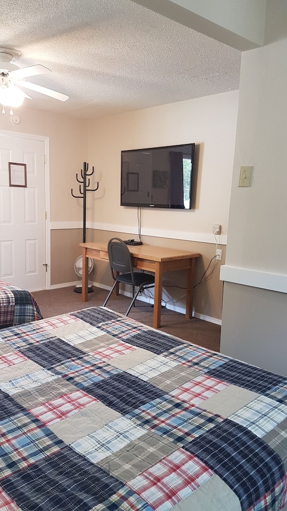 Rivermount Motel Campground and RV Park